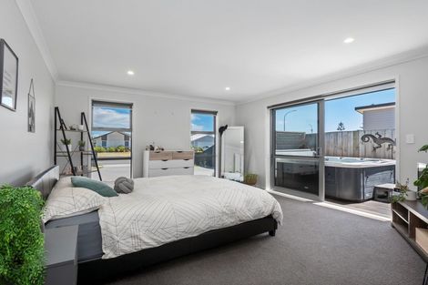 Photo of property in 5 Livingstone Drive, Papamoa Beach, Papamoa, 3118