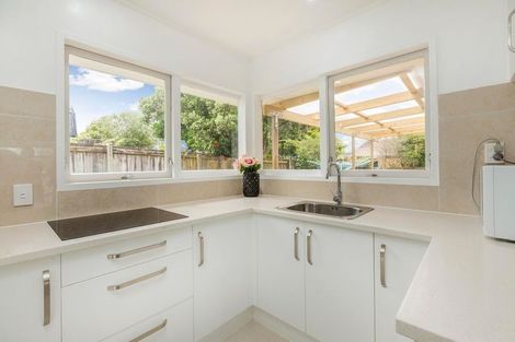 Photo of property in 2/349 Pakuranga Road, Pakuranga Heights, Auckland, 2010