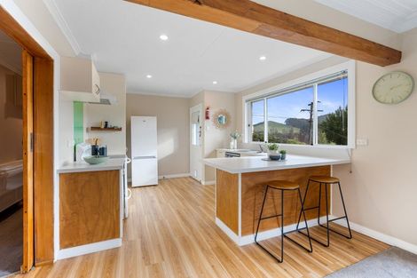 Photo of property in 105 Hocken Street, Kenmure, Dunedin, 9011