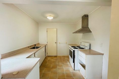 Photo of property in 10a Elizabeth Drive, West Harbour, Auckland, 0618