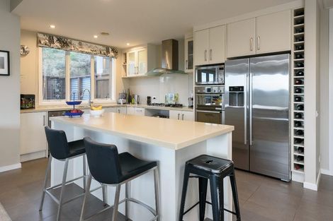 Photo of property in 8 Mewburn Rise, Karori, Wellington, 6012