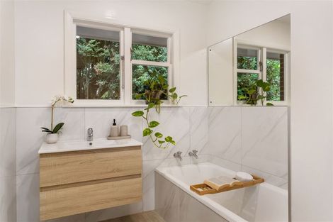 Photo of property in 121 Blighs Road, Papanui, Christchurch, 8053