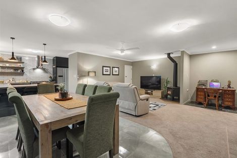 Photo of property in 216 Welcome Bay Road, Welcome Bay, Tauranga, 3112