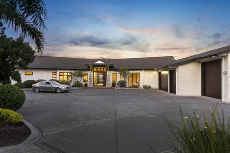 Photo of property in 1304 Old North Road, Helensville, 0875