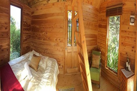 Photo of property in 128 Lone Kauri Road, Karekare, Auckland, 0772