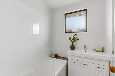 Photo of property in 27 Oriwa Street, Waikanae, 5036