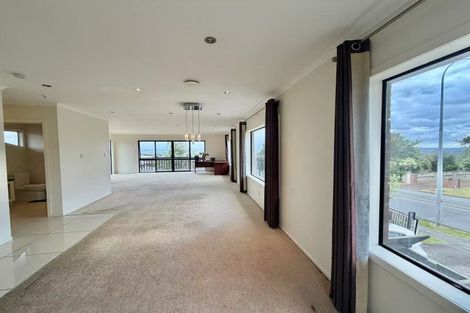 Photo of property in 121 Redoubt Road, Goodwood Heights, Auckland, 2105