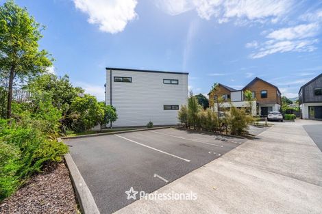 Photo of property in 1 Glen Evans Crescent, Fairfield, Lower Hutt, 5011