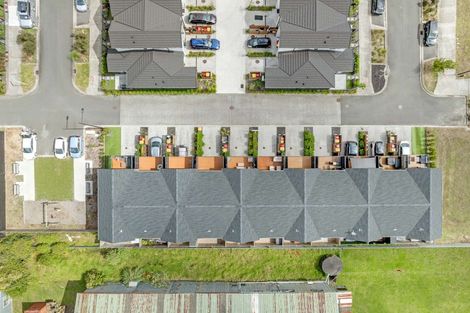 Photo of property in 12 Parenga Lane, Kumeu, 0810