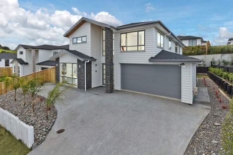 Photo of property in 10 Syd Grant Crescent, Orewa, 0931