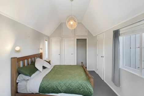 Photo of property in 74 Ferry Parade, Herald Island, Auckland, 0618