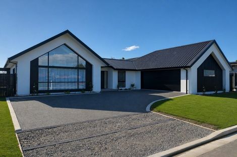 Photo of property in 21 Irvines Track, Halswell, Christchurch, 8025
