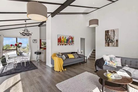 Photo of property in 1/595 Glenfield Road, Totara Vale, Auckland, 0629