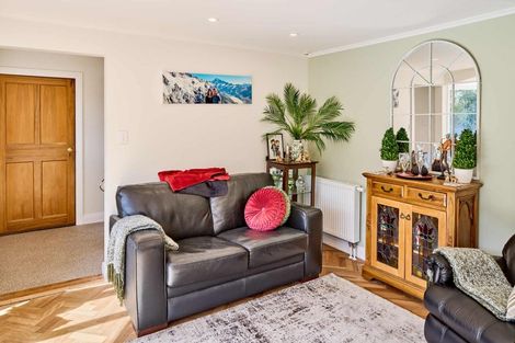 Photo of property in 68 Cheviot Road, Lowry Bay, Lower Hutt, 5013