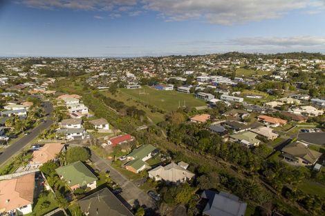 Photo of property in 16 Donald Street, Stanmore Bay, Whangaparaoa, 0932