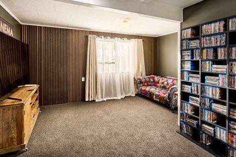 Photo of property in 70 Winara Avenue, Waikanae, 5036