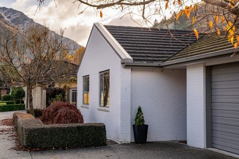 Photo of property in 2 Alluvial Court, Arthurs Point, Queenstown, 9371
