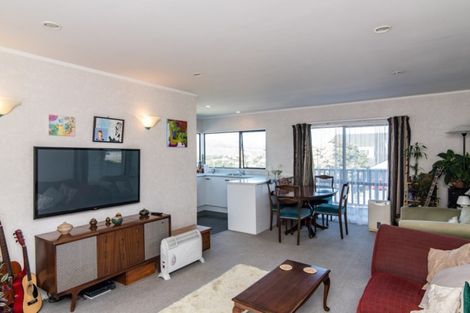 Photo of property in 2 Kaikoura Street, Maupuia, Wellington, 6022