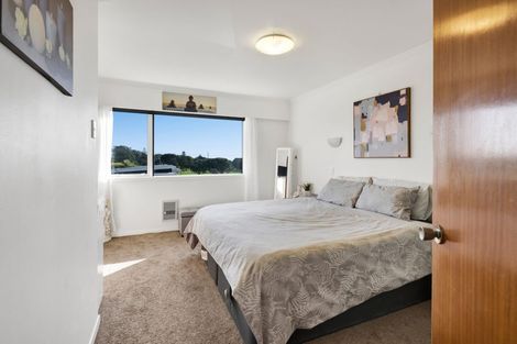 Photo of property in 1 Mclean Street, Strandon, New Plymouth, 4312