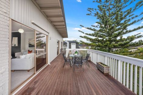 Photo of property in 10 Pine Terrace, Howick, Auckland, 2014