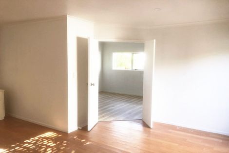 Photo of property in 63 Peach Road, Glenfield, Auckland, 0629