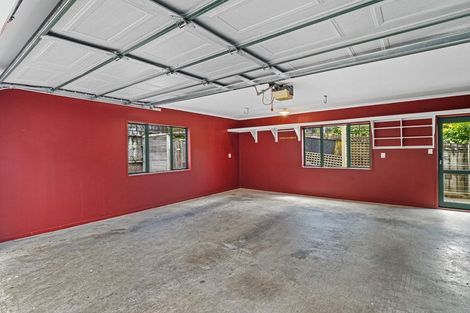 Photo of property in 2/62 Target Road, Totara Vale, Auckland, 0629