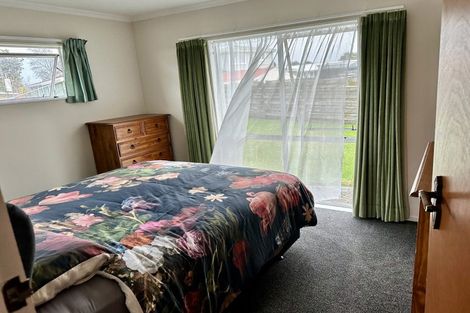 Photo of property in 24 Suzanne Grove, Kelvin Grove, Palmerston North, 4414