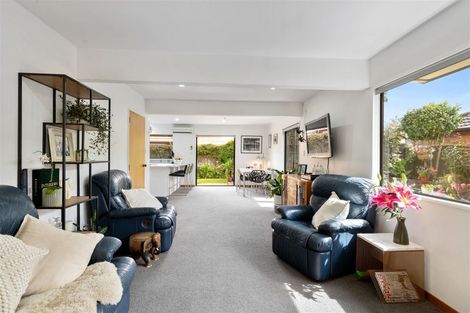 Photo of property in 2 Fadges Lane, Bryndwr, Christchurch, 8053