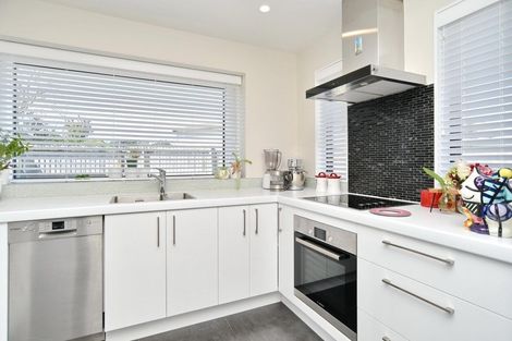 Photo of property in 3a Lindis Lane, New Brighton, Christchurch, 8083