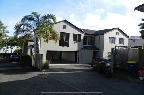 Photo of property in 2/26a Dallinghoe Crescent, Milford, Auckland, 0620