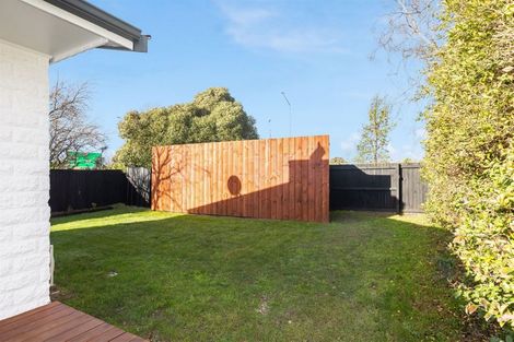 Photo of property in 19 Camelia Place, Islington, Christchurch, 8042