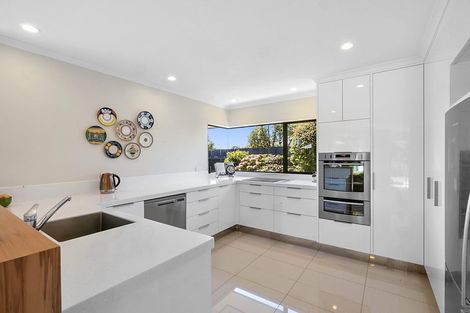 Photo of property in 7b Rimu Street, Strandon, New Plymouth, 4312