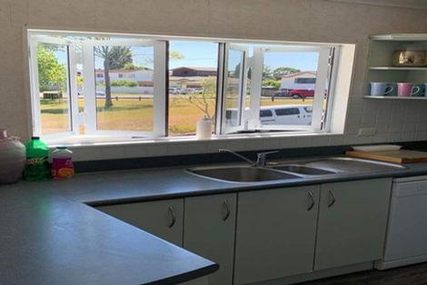 Photo of property in 27 Spargo Road, Massey, Auckland, 0614