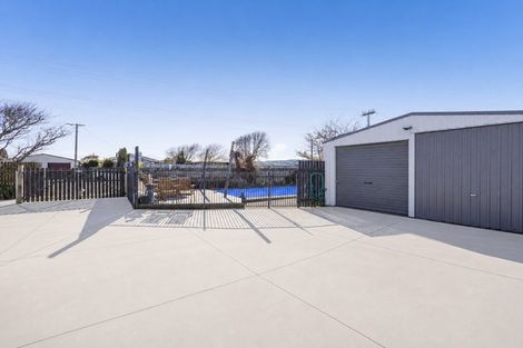 Photo of property in 114 Glover Road, Hawera, 4610