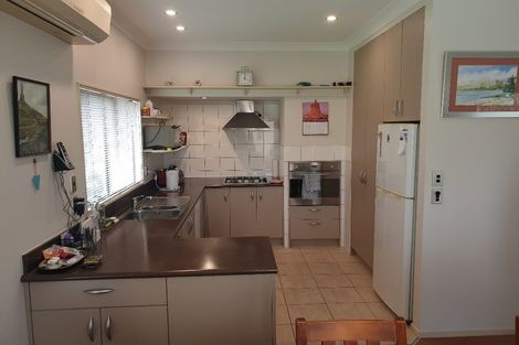 Photo of property in 32a Evans Road, Glen Eden, Auckland, 0602