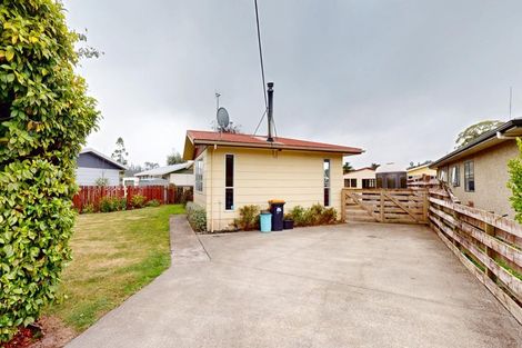 Photo of property in 8 Custom Street, Ashhurst, 4810