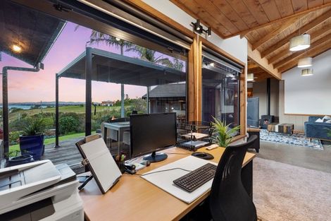 Photo of property in 33 Owen Place, Omokoroa, 3114