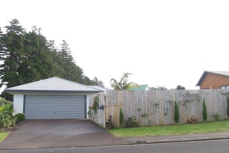 Photo of property in 16 Jacaranda Place, Kerikeri, 0230