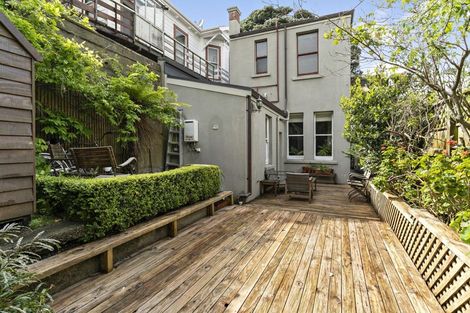 Photo of property in 49 Hawker Street, Mount Victoria, Wellington, 6011