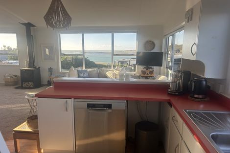 Photo of property in 8 Wainamu Road, Raglan, 3297