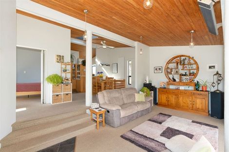Photo of property in 2 Tahi Road, Paraparaumu Beach, Paraparaumu, 5032