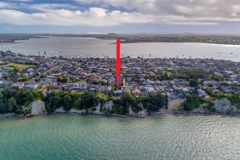 Photo of property in 98 Clovelly Road, Bucklands Beach, Auckland, 2012