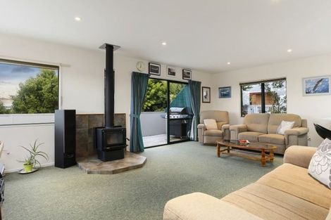 Photo of property in 6 Charlotte Street, Stanmore Bay, Whangaparaoa, 0932