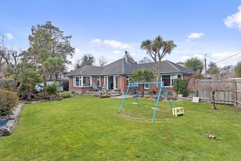 Photo of property in 27 Barclay Place, Burwood, Christchurch, 8061