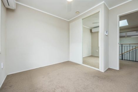 Photo of property in 9a Pendene Place, Forrest Hill, Auckland, 0620