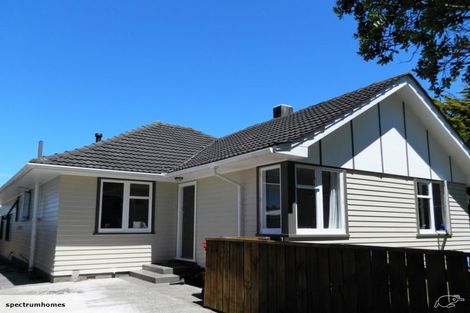 Photo of property in 25 Stewart Drive, Newlands, Wellington, 6037