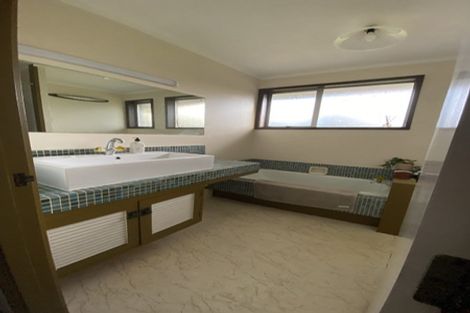 Photo of property in 2/558 Swanson Road, Ranui, Auckland, 0612