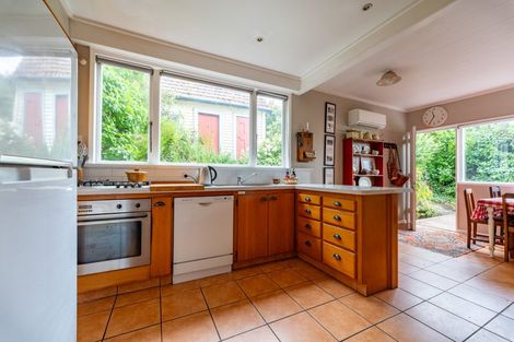 Photo of property in 64 Tees Street, South Hill, Oamaru, 9400