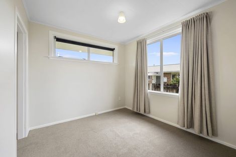 Photo of property in 252 Huatoki Street, Upper Vogeltown, New Plymouth, 4310