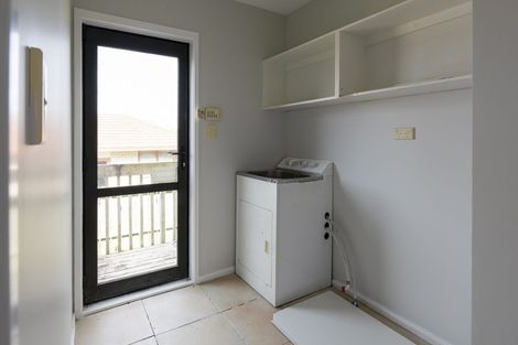 Photo of property in 5a Oakleigh Avenue, Takanini, 2112